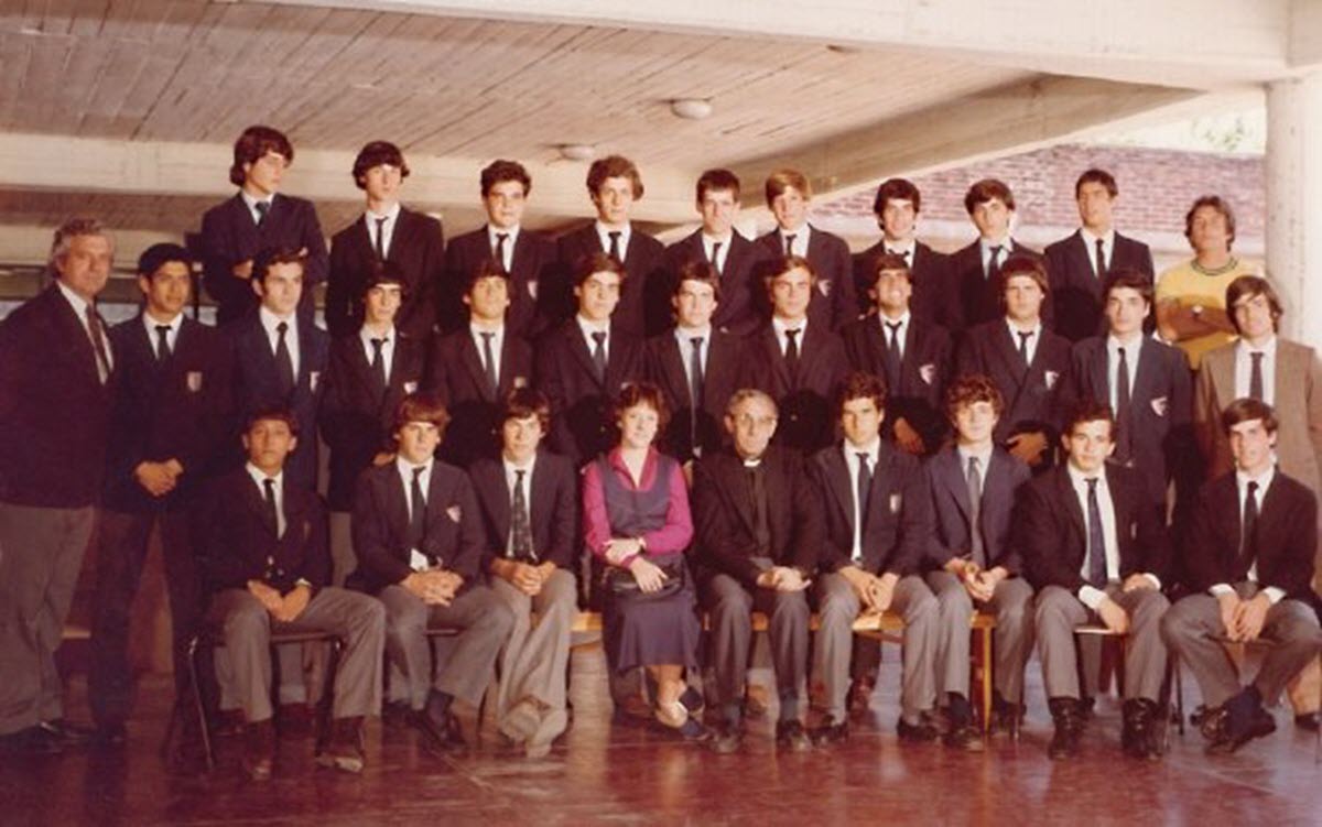 Marcelo AÑEZ - Martin DIGHERO - Alejandro DOMINGUEZ - Cristian DUPUEY - Facundo HUIDOBRO - Juan Carlos LYNCH - Alejandro ROSSI - Mario SARAVIA - Santiago ZAVALIA - Jaime ZUBERBULHER -  Instituto San Martin De Tours (CABA) -  - Social - Egresados 1982 - 5to año () Photo by:  | Siuxy Sports 1982-06-01