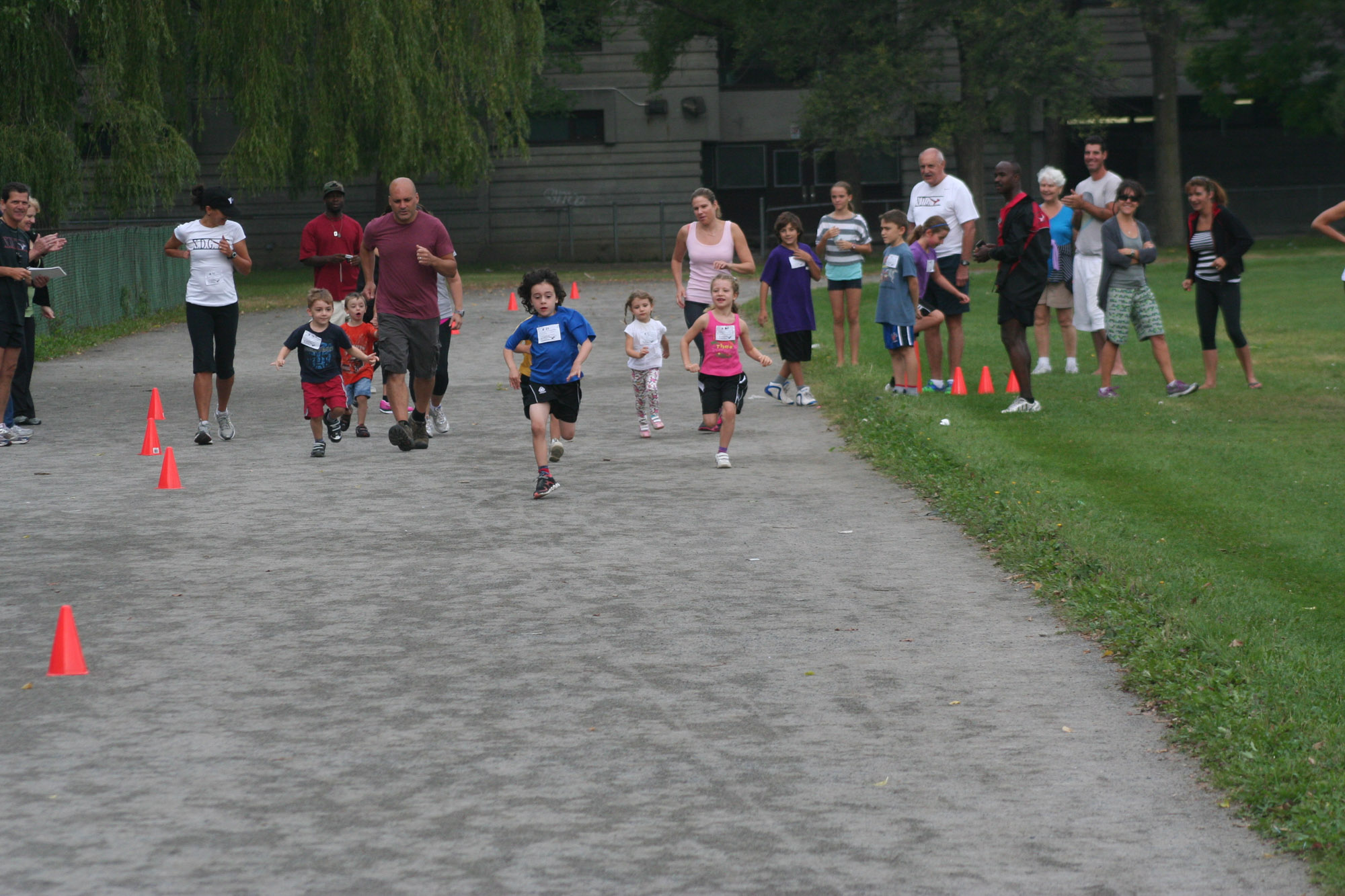 Simon ROSENTHAL -  NDG Roadrunners -  - Track & Field - Everybody can () Photo by:  | Siuxy Sports 2012-06-09