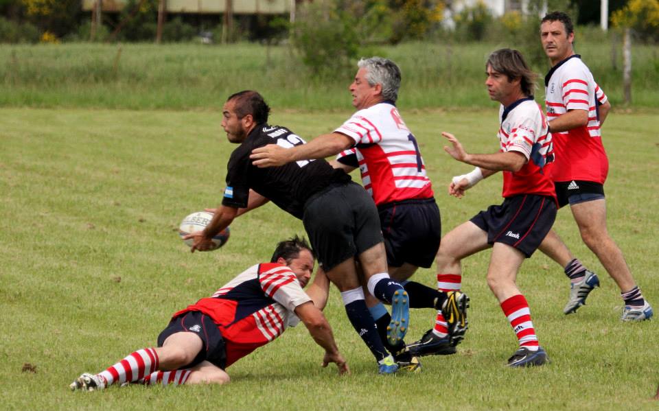  Areco Rugby Club - Centro Naval - RugbyV - Areco vs RON XV (Centro Naval) - Primer Encuentro de Veteranos en Areco con Vaquillona c/ Cuero 2014 (#ArecoVsRONXV2014) Photo by: Luis Robredo | Siuxy Sports 2014-10-18