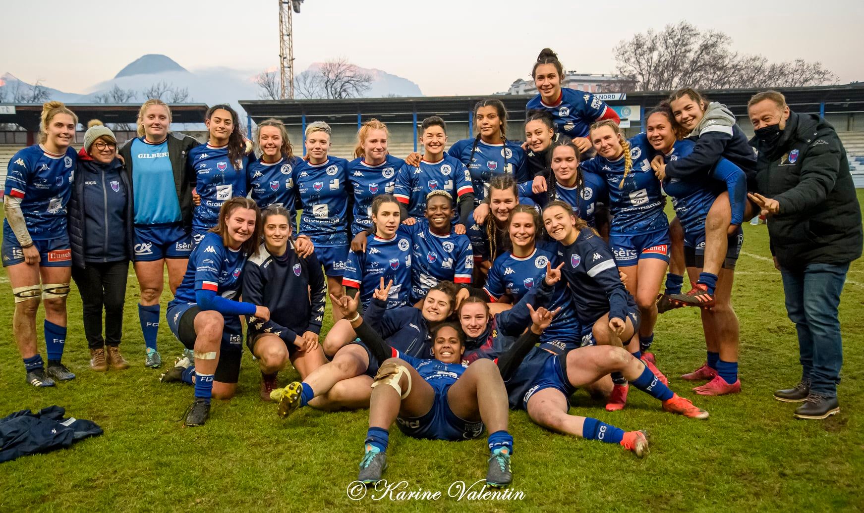 Makarita BALEINAGODO - Jade BONNET - Suzie BROZDA - Oceane BUISSON - Estelle CARPENTIER - Alexandra CHAMBON - Lea CHAMPON - Violaine CHAVANCE - Marie DEFERRARD - Manaé FELEU - Téani FELEU - Emma GALLAGHER - Valentine GUILLET - Linda HAFSA - Lorette JACQUOT - Tatiana JOSEPH - Sana LAGRANDEUR - Taïna MAKA - Océane MILLO CHEVREY - Ambre MWAYEMBE - Emma POULAT - Florine THIRON - Julia TURC - Shanone VAN PEUTER -  FC Grenoble Rugby -  - Rugby -  (#GrenobleVsBobigny2021Dec) Photo by: Karine Valentin | Siuxy Sports 2021-12-21
