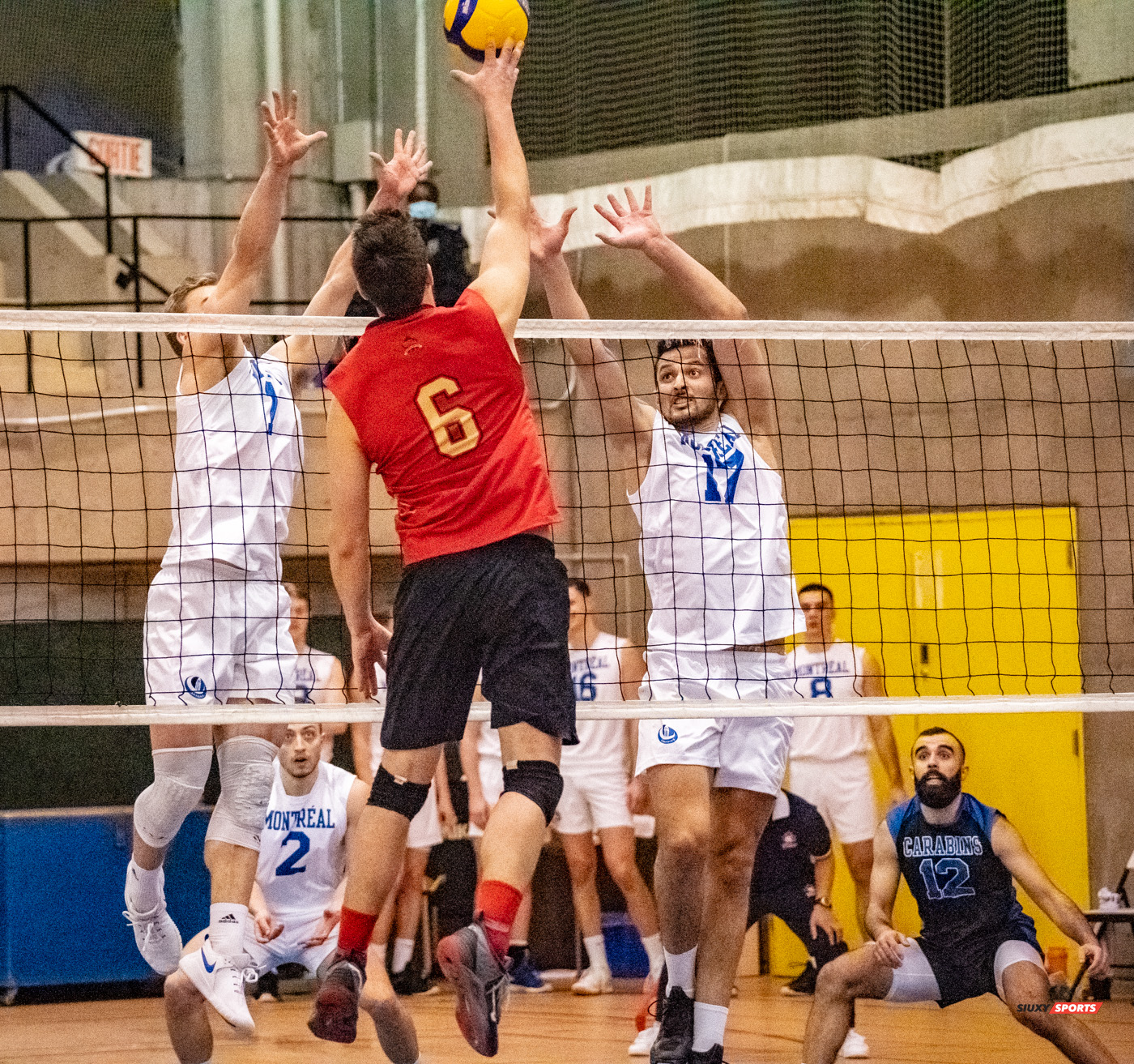Julien BOILEAU - Philippe GIROUX - Yassine KASSIS - Nidhal RIDENE - Maxime ST-DENIS -  Université de Montréal - Université Laval - Volleyball - Université de Montréal (3) vs Université Laval (2) (#CarabinsVsRgeOr2022VolleyM) Photo by:  | Siuxy Sports 2022-03-05