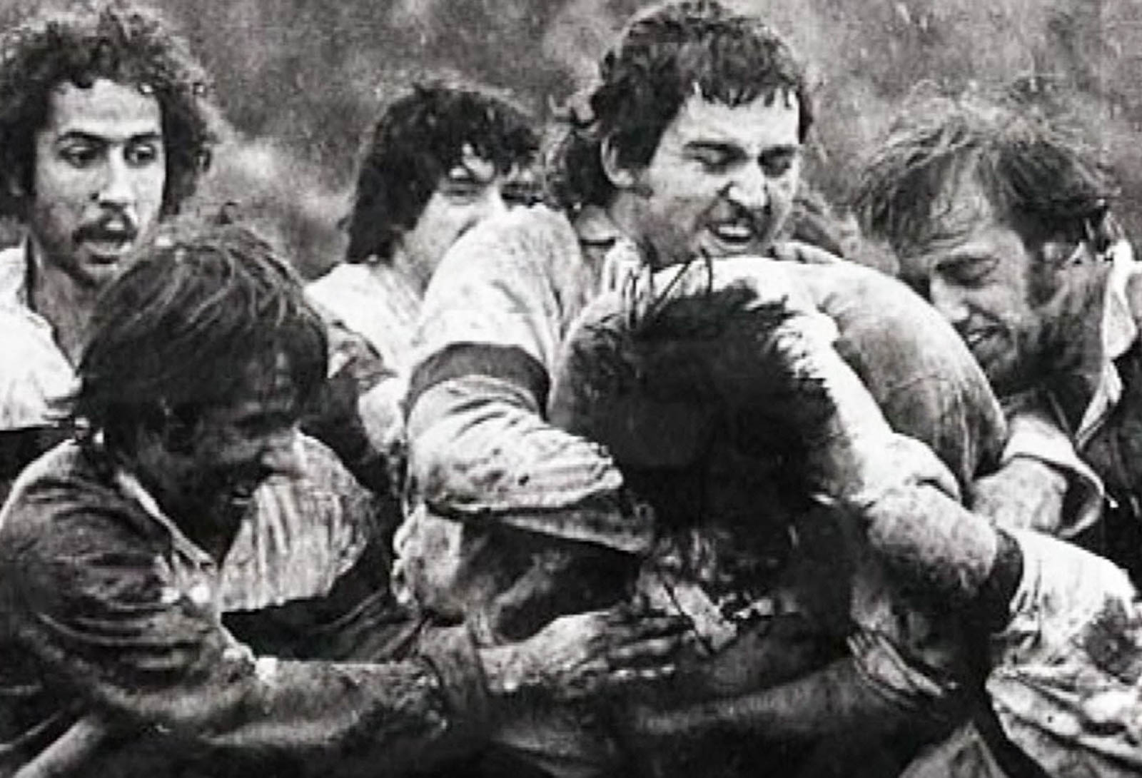 Esteban BONAVENTURA - Eduardo CHAIN -  Los Cedros - Sociedad Hebraica Argentina - Rugby - Zuni limpiando después de un line; El Turco listo para intervenir (#AscensoCedros1983) Photo by:  | Siuxy Sports 1983-10-01