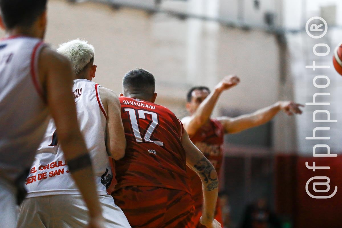Sebastian SEVEGNANI -  Ramos Mejía Lawn Tennis Club - Centro Deportivo Huracán de San Justo - Basketball - Ramos Mejia Lawn Tenis Club (83) Vs (54) Huracan de San Justo - 2022 - Liga Federal (#RMLTCVSHSJ2022fed) Photo by: Alan Roy Bahamonde | Siuxy Sports 2022-04-12