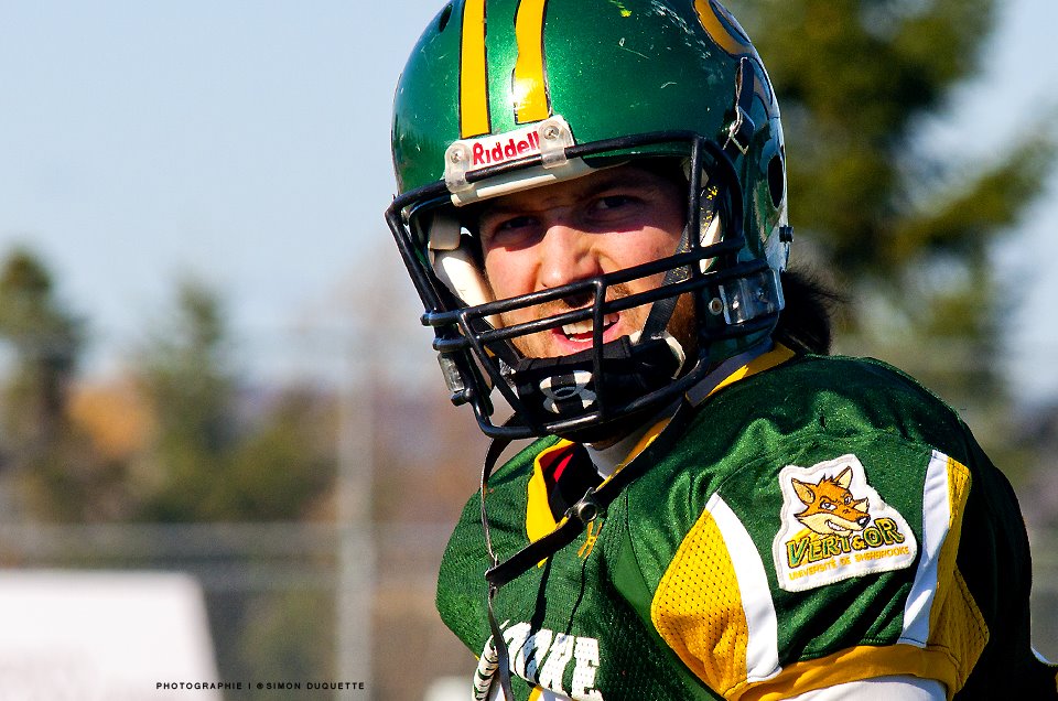  Université de Sherbrooke - Université de Montréal - Football - RSEQ Football - Sherbrooke (20) VS (11) U. de Montréal (#RSEQFootballSHRvUdM2011A) Photo by: Simon Duquette | Siuxy Sports 2011-10-01