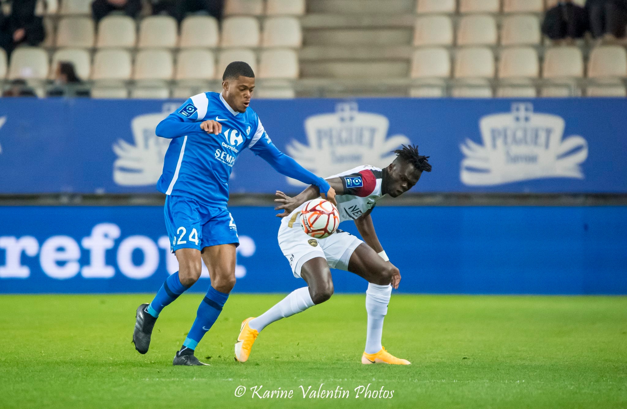  Grenoble Foot 38 - FC Sochaux-Montbéliard - Soccer - Grenoble Vs Sochaux (#GF38vsFCSM2022) Photo by: Karine Valentin | Siuxy Sports 2022-02-12