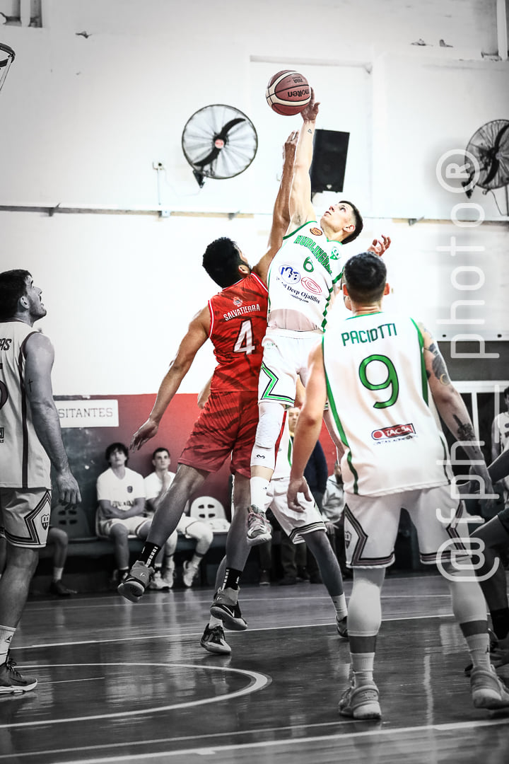 Raul SALVATIERRA -  Ramos Mejía Lawn Tennis Club - Club Deportivo Defensores de Hurlingham - Basketball - RAMOS MEJIA LAWN TENIS CLUB VS CD DEFENSORES DE HURLINGHAM - Abril 2022 - LIGA FEDERAL (#RMLTCvsCDDH-ab-22) Photo by: Alan Roy Bahamonde | Siuxy Sports 2022-04-22