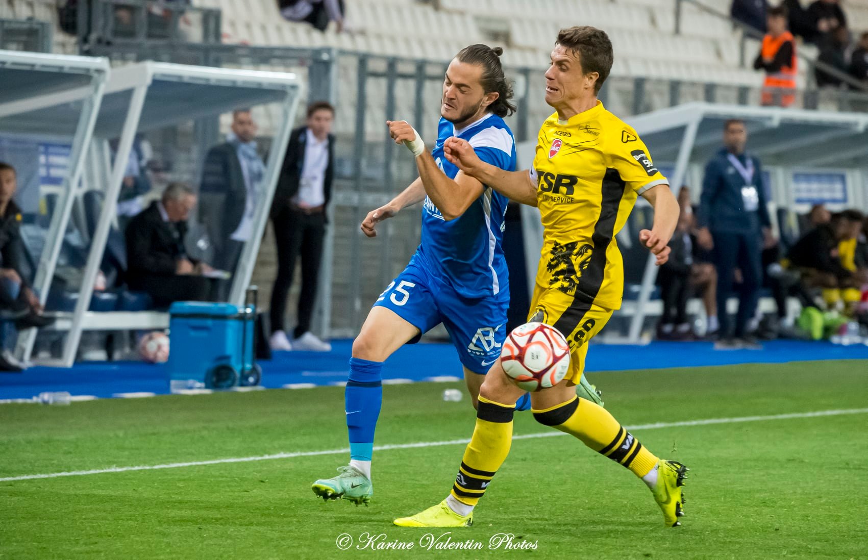  Grenoble Foot 38 - Valenciennes FC - Soccer - Grenoble (3) vs (0) Valenciennes (#GF38vsValenciennes2022) Photo by: Karine Valentin | Siuxy Sports 2022-04-19