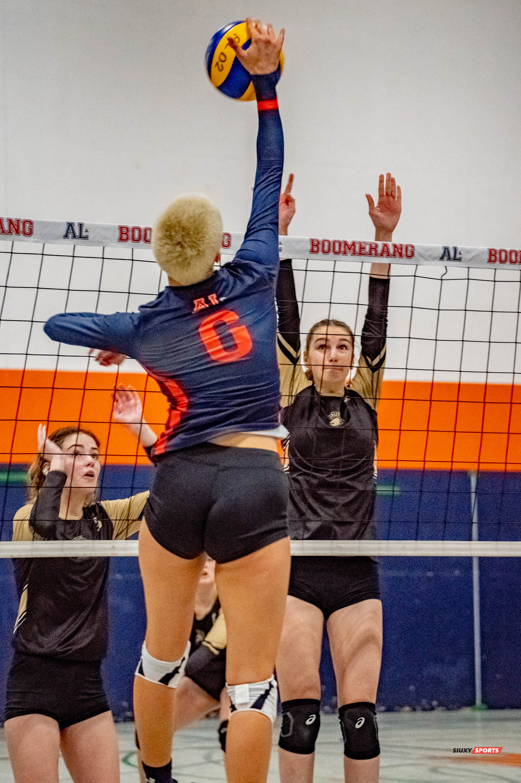 Camille LAMONTAGNE -  Cégep André Laurendeau - Cégep du Vieux Montréal - Volleyball -  (#VolleyFemCALvsCVM) Photo by:  | Siuxy Sports 2021-11-22