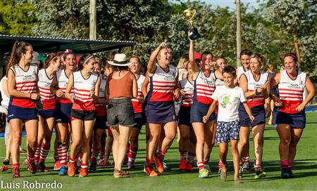 Festejos campeonato 2021 de Hockey - Asociación de Hockey del Oeste