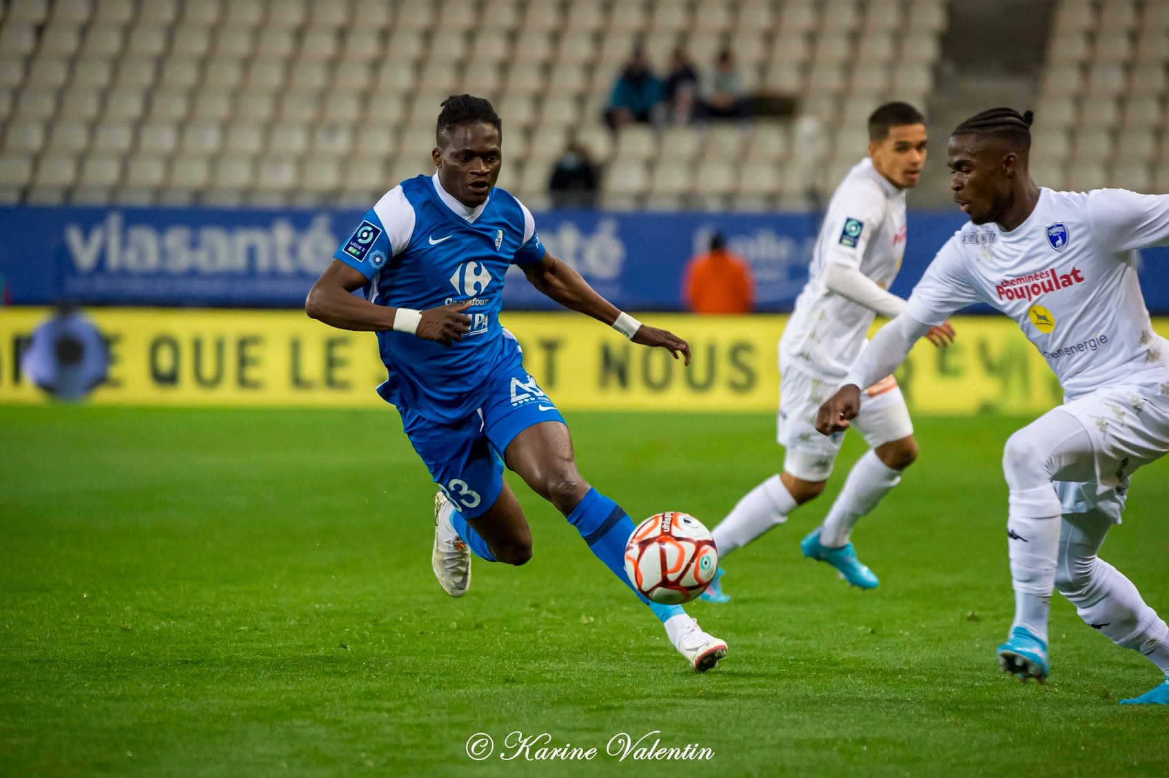  Grenoble Foot 38 - Chamois Niortais FC - Soccer - Grenoble Foot 38 vs Chamois Niortais FC (#GF38vsNiort2022) Photo by: Karine Valentin | Siuxy Sports 2022-02-15