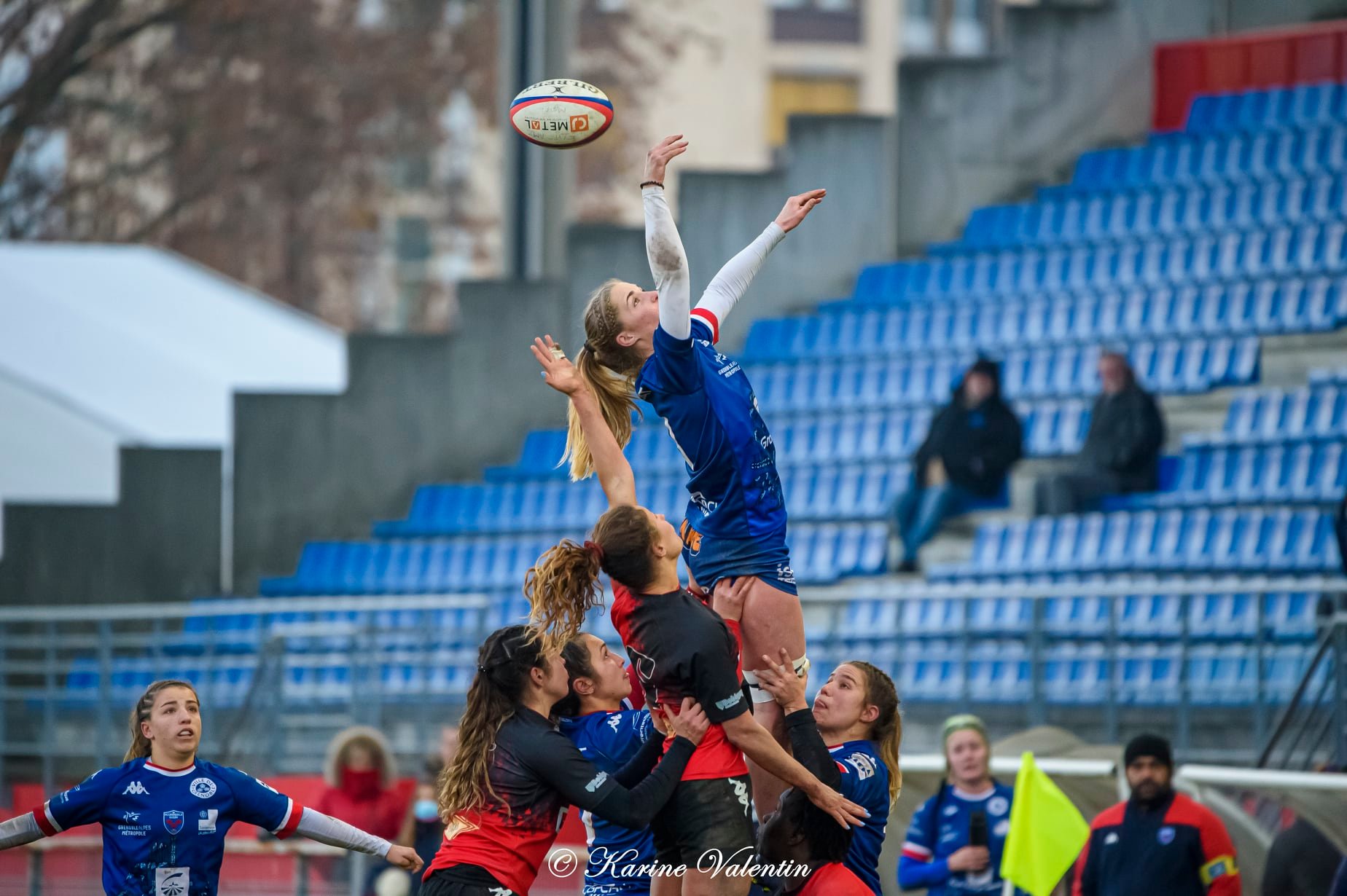Suzie BROZDA - Alexandra CHAMBON - Lea CHAMPON - Manaé FELEU -  FC Grenoble Rugby - AC Bobigny 93 Rugby - Rugby -  (#GrenobleVsBobigny2021Dec) Photo by: Karine Valentin | Siuxy Sports 2021-12-21