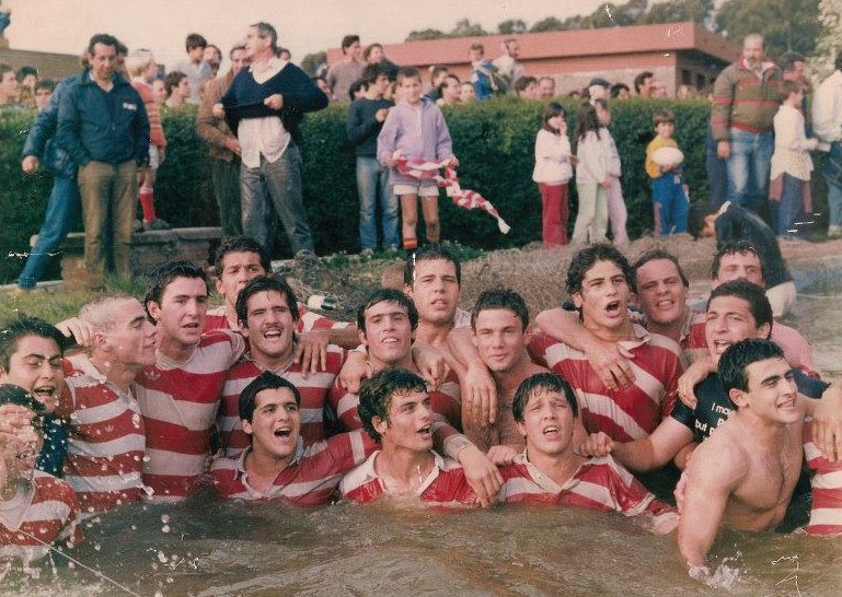 Gonzalo CAMARDON - Sebastian FAUVE - Mariano LOMBARDI - Facundo ORTIZ -  Asociación Alumni -  - Rugby - Alumni M19 Campeón año 1988 () Photo by:  | Siuxy Sports 1988-11-10