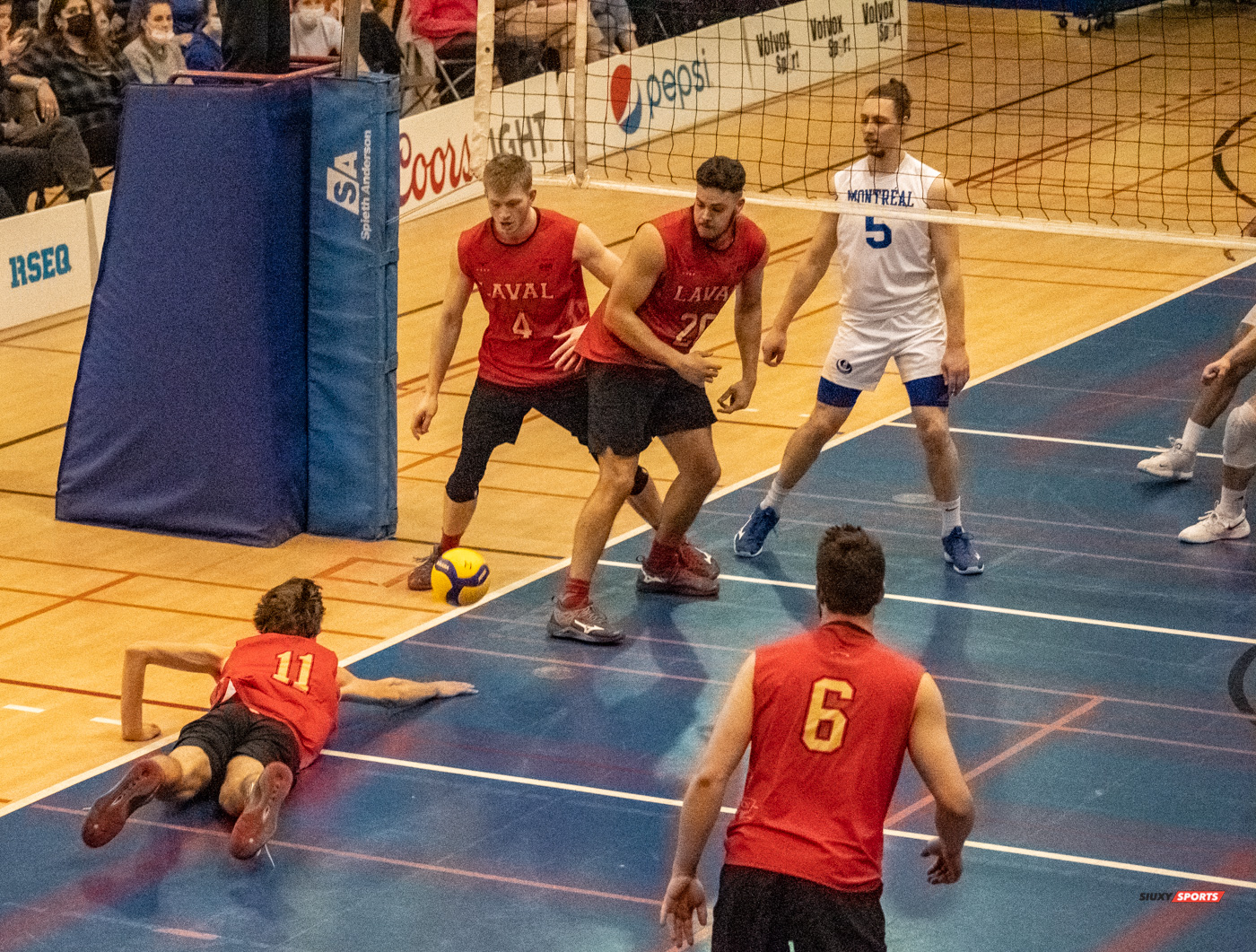 Max LOSIER -  Université de Montréal - Université Laval - Volleyball - Université de Montréal (3) vs Université Laval (2) (#CarabinsVsRgeOr2022VolleyM) Photo by:  | Siuxy Sports 2022-03-05
