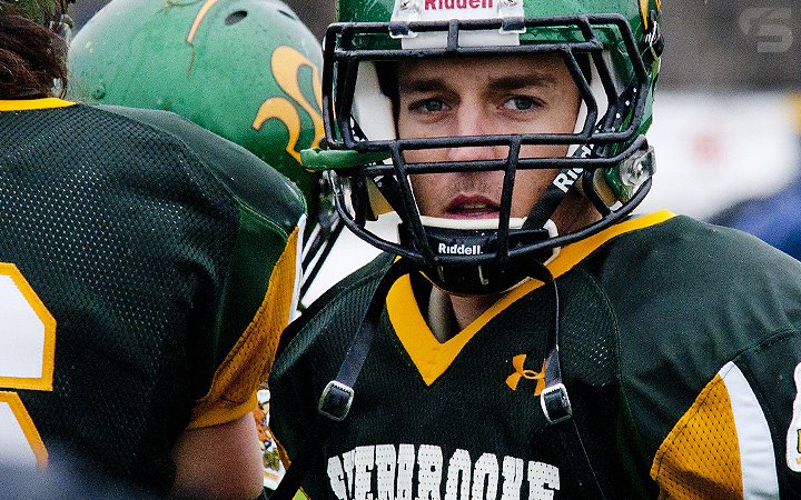  Université de Sherbrooke - Université de Montréal - Football - RSEQ Football - Sherbrooke (20) VS (11) U. de Montréal (#RSEQFootballSHRvUdM2011A) Photo by: Simon Duquette | Siuxy Sports 2011-10-01
