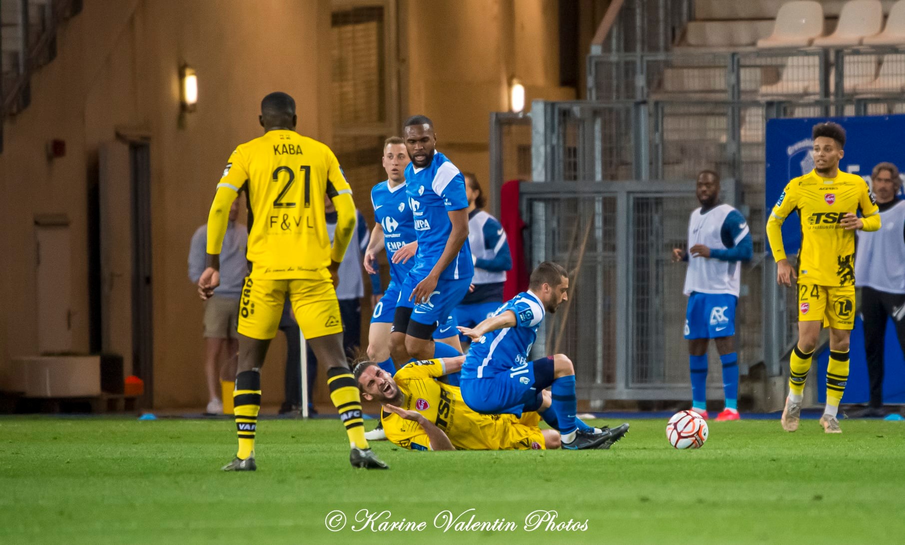  Grenoble Foot 38 - Valenciennes FC - Soccer - Grenoble (3) vs (0) Valenciennes (#GF38vsValenciennes2022) Photo by: Karine Valentin | Siuxy Sports 2022-04-19
