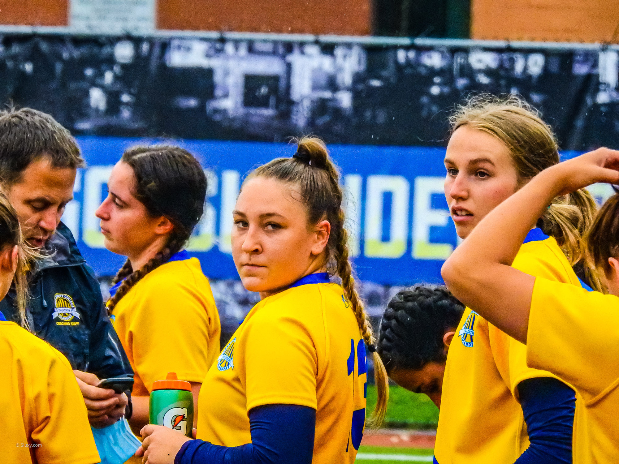 Olivia MILLER - Lauren MURPHY - Nikita MURRAY -  College John Abbott -  - Rugby -  (#AbbottvsDawsonW2021) Photo by:  | Siuxy Sports 2021-10-03