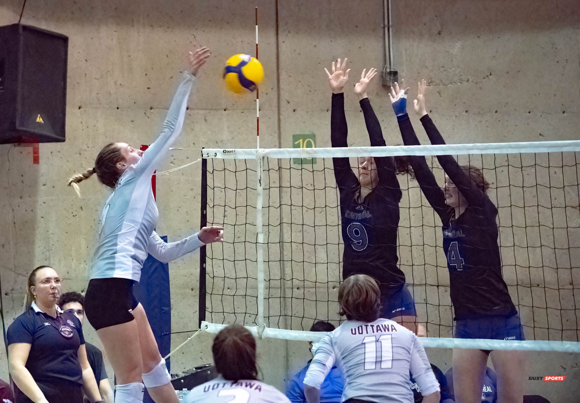 Brittany MCGLASHAN - Rosalie TURGEON -  Université de Montréal - Université Ottawa - Volleyball -  (#VolleyUdeMvsUOttawaFW) Photo by:  | Siuxy Sports 2021-11-12