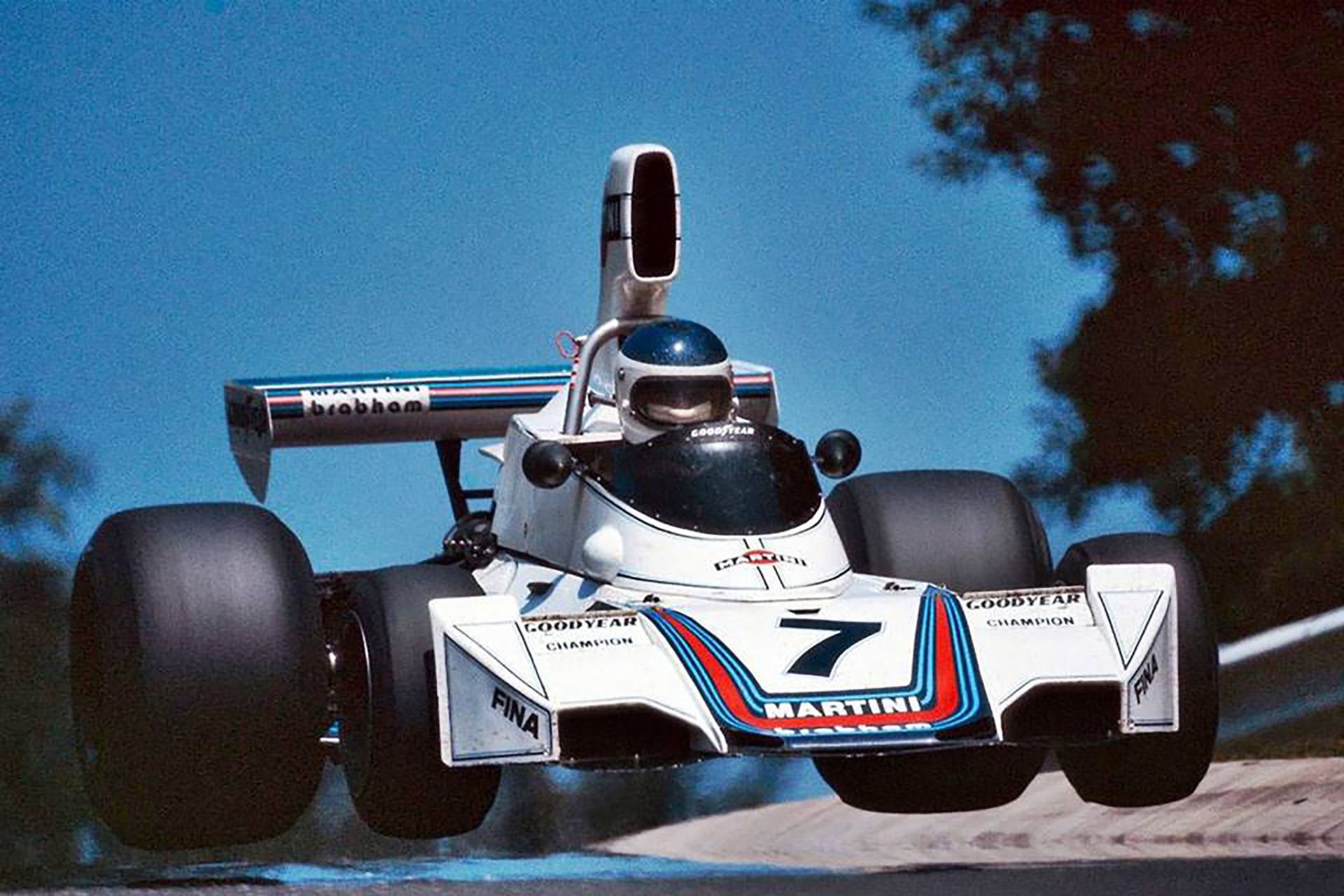 Carlos Alberto REUTEMANN -   -  - Auto racing - Un saltito en el Brabham BT44B,  1975 () Photo by:  | Siuxy Sports 1975-06-01