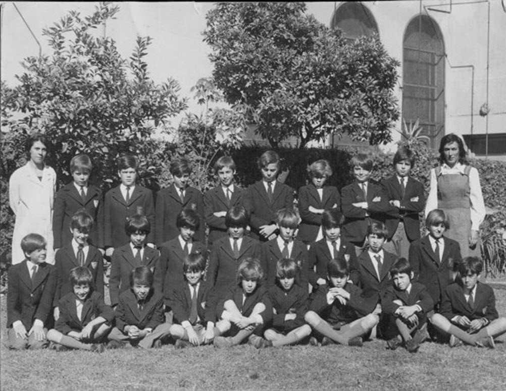 Eduardo ACEVEDO - Marcelo AÑEZ - Alejandro DOMINGUEZ - Pablo GIOJA - Jorge MARTINEZ VIVOT - Juan NOGUES - Julio PERCKINS - Maximo PEREYRA IRAOLA - Maximo PEREZ DE LA FUENTE - Mario SARAVIA - Andrea VIANINI - Santiago ZAVALIA -  Instituto San Martin De Tours (CABA) -  - Social - Egresados 1982 - 4to grado () Photo by:  | Siuxy Sports 1974-06-01