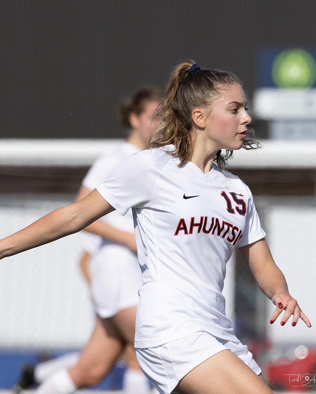 Collège de Valleyfield - College Ahuntsic - Soccer - RSEQ - Soccer Fém - Noir et Or vs Aigles (#RSEQsocNEOAIF2022) Photo by: Tarek Azizi | Siuxy Sports 2022-10-30