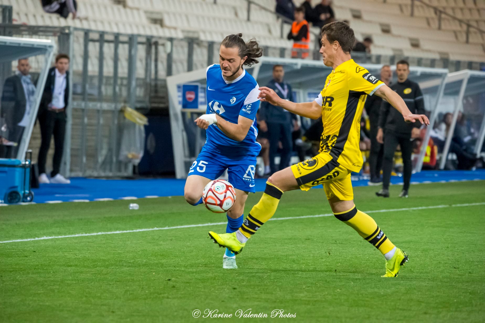  Grenoble Foot 38 - Valenciennes FC - Soccer - Grenoble (3) vs (0) Valenciennes (#GF38vsValenciennes2022) Photo by: Karine Valentin | Siuxy Sports 2022-04-19