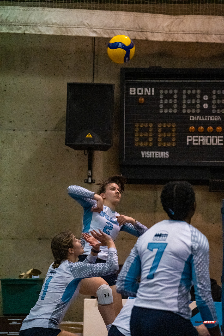 Sabrina MAYER -  Université de Montréal - Université du Québec à Montréal - Volleyball - Université de Montréal vs Université du Québec à Montréal - Volleyball Fém (#CrbnsVsCtdns2022VollF) Photo by:  | Siuxy Sports 2022-02-26