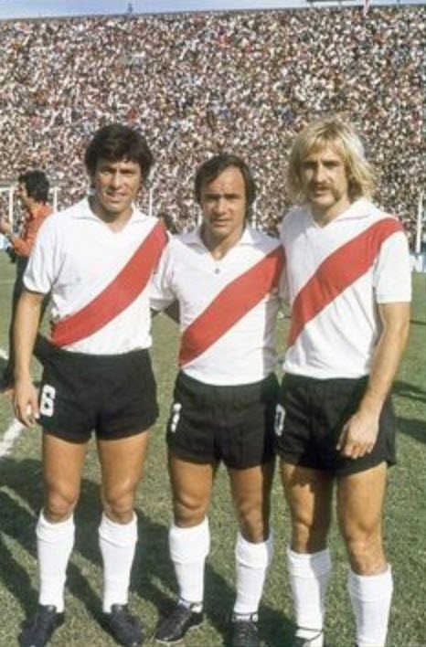 Oscar MAS - Daniel Alberto PASSARELLA - José Omar REINALDI -   -  - Soccer - Daniel Passarella - Oscar Más - José Omar Reinaldi () Photo by:  | Siuxy Sports 1976-10-10