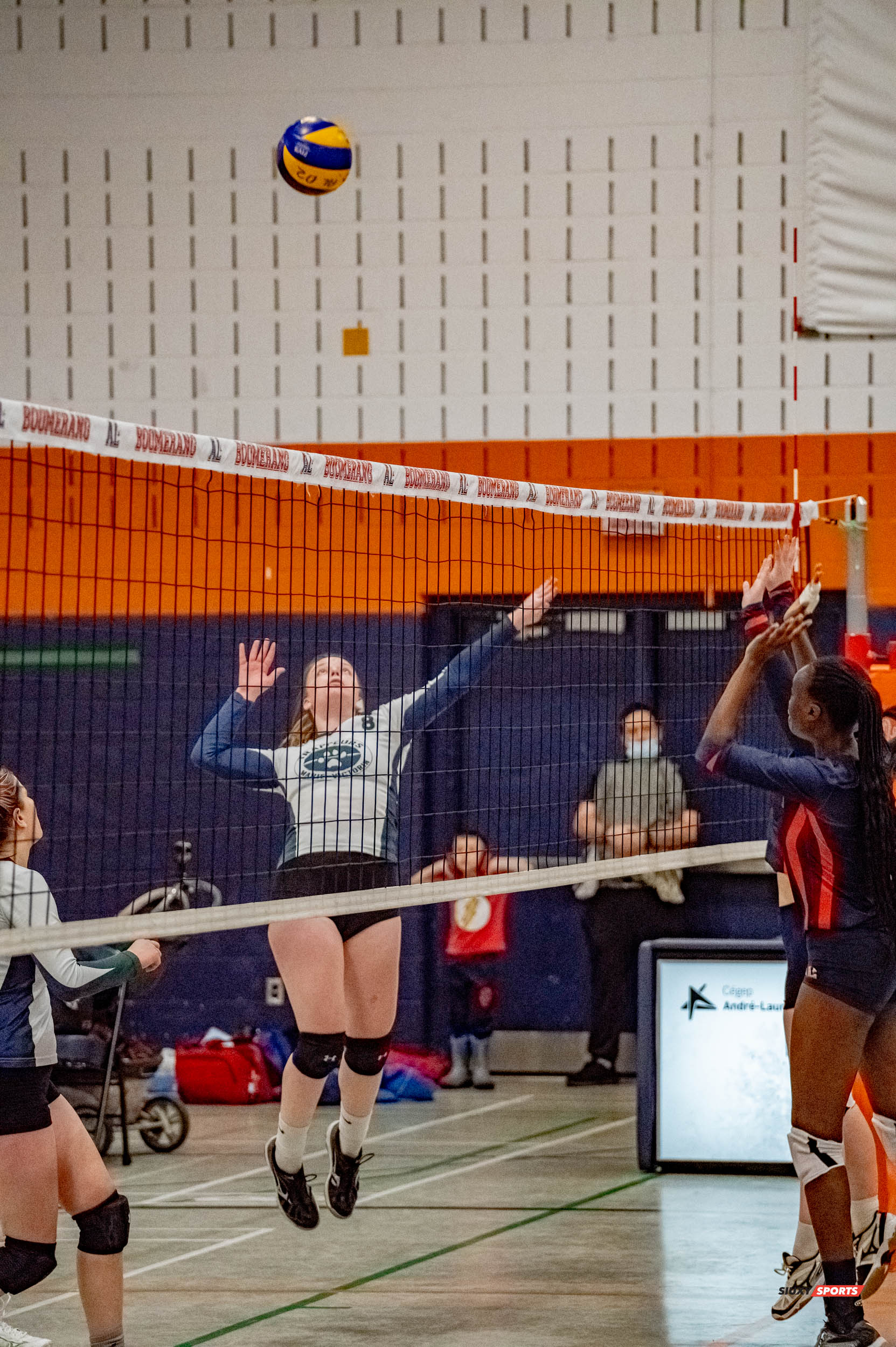  Cégep André Laurendeau - Cégep Marie-Victorin - Volleyball -  (#VolleyFemCALvsCMV) Photo by:  | Siuxy Sports 2021-11-22