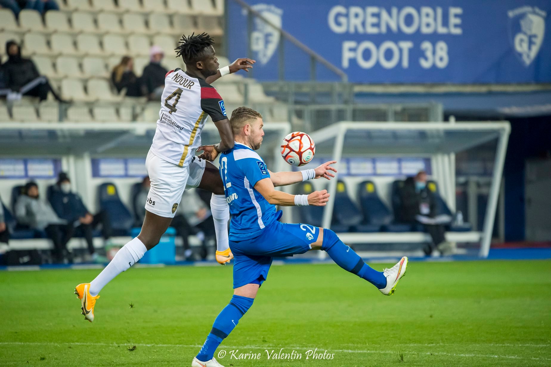  Grenoble Foot 38 - FC Sochaux-Montbéliard - Soccer - Grenoble Vs Sochaux (#GF38vsFCSM2022) Photo by: Karine Valentin | Siuxy Sports 2022-02-12