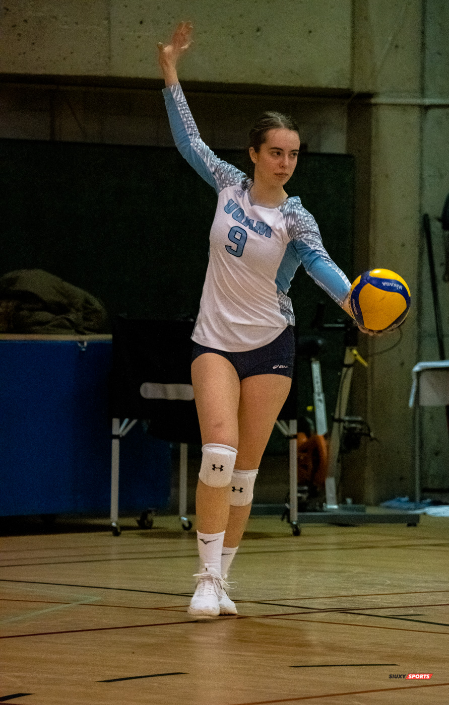 Karine OUELLETTE -  Université de Montréal - Université du Québec à Montréal - Volleyball - Université de Montréal vs Université du Québec à Montréal - Volleyball Fém (#CrbnsVsCtdns2022VollF) Photo by:  | Siuxy Sports 2022-02-26