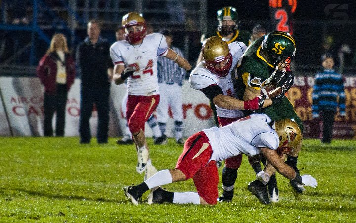  Université de Sherbrooke - Université Laval - Football - RSEQ Football - Sherbrooke (27) VS (40) Laval (#RSEQFootballSHRvLaval2011A) Photo by: Simon Duquette | Siuxy Sports 2011-09-17