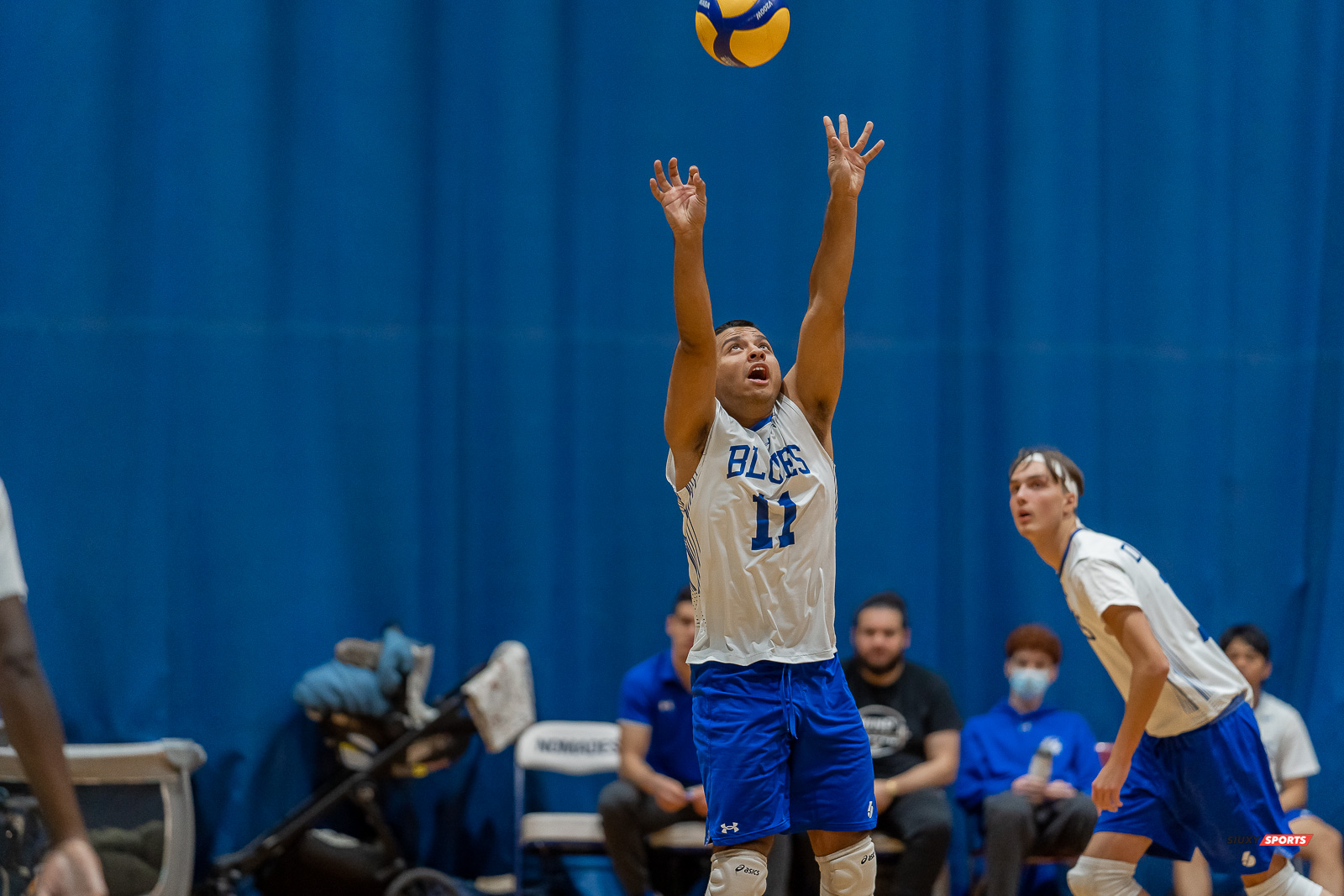 Blue GEORGESON - Ishan PURI -  Cégep de l'Abitibi-Témiscamingue - College Dawson - Volleyball - RSEQ - Volleyball C M D2 Sud-Ouest - Tournoi 4 - Section A - Gaillards (2) vs (0) Blues (#RSEQVoll2022ABIDAW) Photo by: Dan Taylor-Morin | Siuxy Sports 2022-12-04