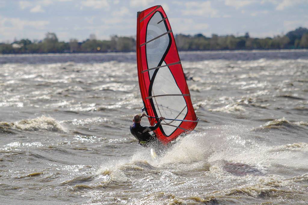 Carlos DUPERRON -  Laguna de Chascomus -  - Windsurf - Con 42 nudos () Photo by:  | Siuxy Sports 2014-04-15