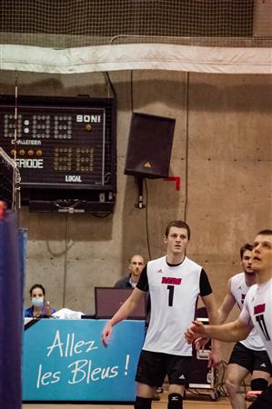 Université de Montréal (3) vs University of New Brunswick (0)