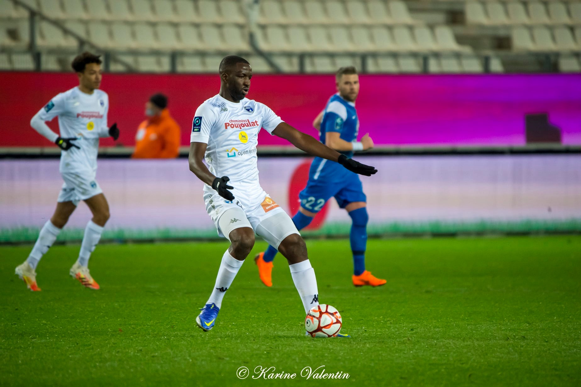  Grenoble Foot 38 - Chamois Niortais FC - Soccer - Grenoble Foot 38 vs Chamois Niortais FC (#GF38vsNiort2022) Photo by: Karine Valentin | Siuxy Sports 2022-02-15