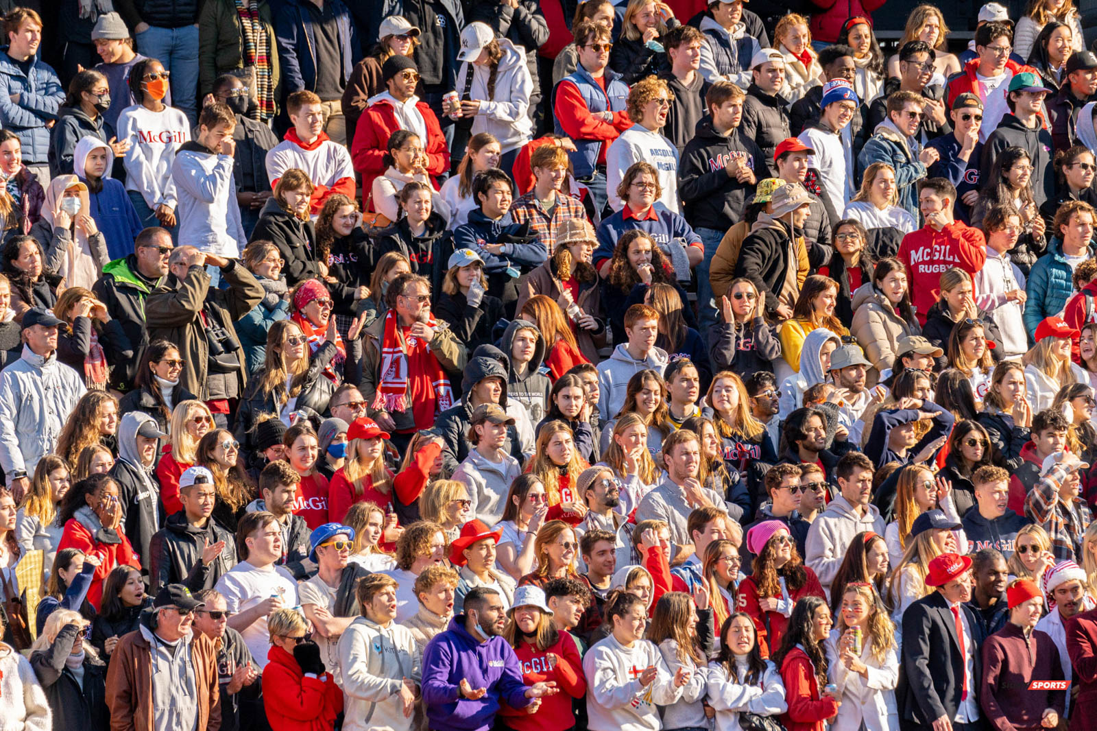  Université McGill - Université Concordia - Rugby - Are you here ? (#McGillvsConcordiaCROWD) Photo by:  | Siuxy Sports 2021-11-06