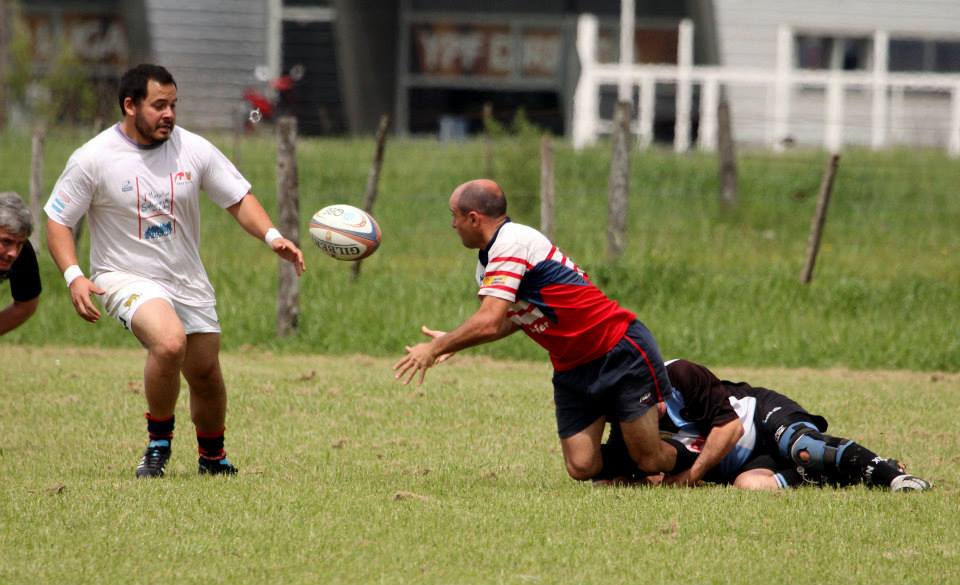  Areco Rugby Club - Centro Naval - RugbyV - Areco vs RON XV (Centro Naval) - Primer Encuentro de Veteranos en Areco con Vaquillona c/ Cuero 2014 (#ArecoVsRONXV2014) Photo by: Luis Robredo | Siuxy Sports 2014-10-18