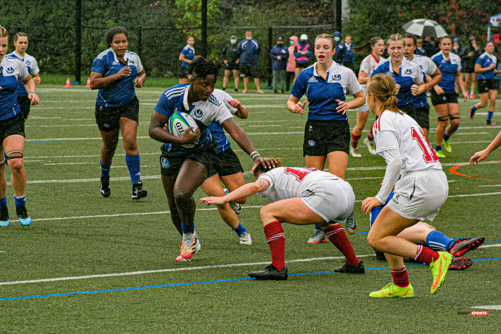 Camille BANNAY - Alexandra ÉTIENNE - Ngalula FUAMBA - Carolane LARIVIÈRE -  Université de Montréal - Université McGill - Rugby -  (#UdMvsMcGill2021w) Photo by:  | Siuxy Sports 2021-10-16