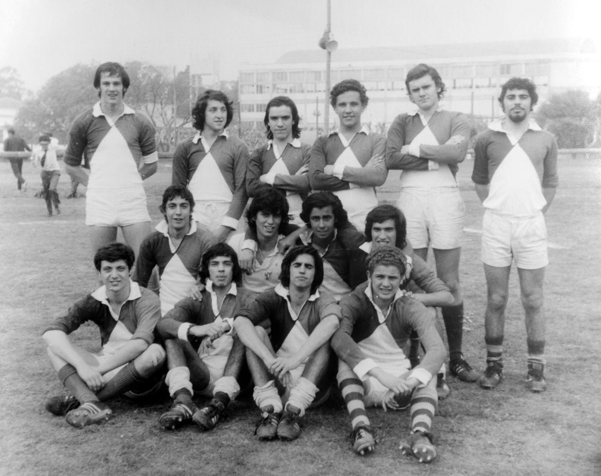 Julian CASEB - xx DE LAS CARRERAS - Alejandro Daniel FERNANDEZ - Alejandro FRANCHINI - Fernando FRANCHINI - Alejandro FREELAND - Maximo MATHE - Maximo MATTE - Daniel MENOSSI - xx PETRINA - Raul PONT LEZICA - Julio ROCA RIVAROLA - Miguel RODRIGO - Jose Luis RODRIGUEZ PRADO -  Colegio San Miguel  -  - Rugby - Equipo de 1973 (En el campo del colegio Don Bosco) Photo by:  | Siuxy Sports 1973-12-31