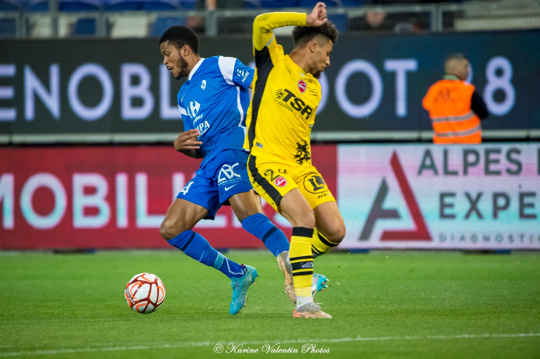  Grenoble Foot 38 - Valenciennes FC - Soccer - Grenoble (3) vs (0) Valenciennes (#GF38vsValenciennes2022) Photo by: Karine Valentin | Siuxy Sports 2022-04-19