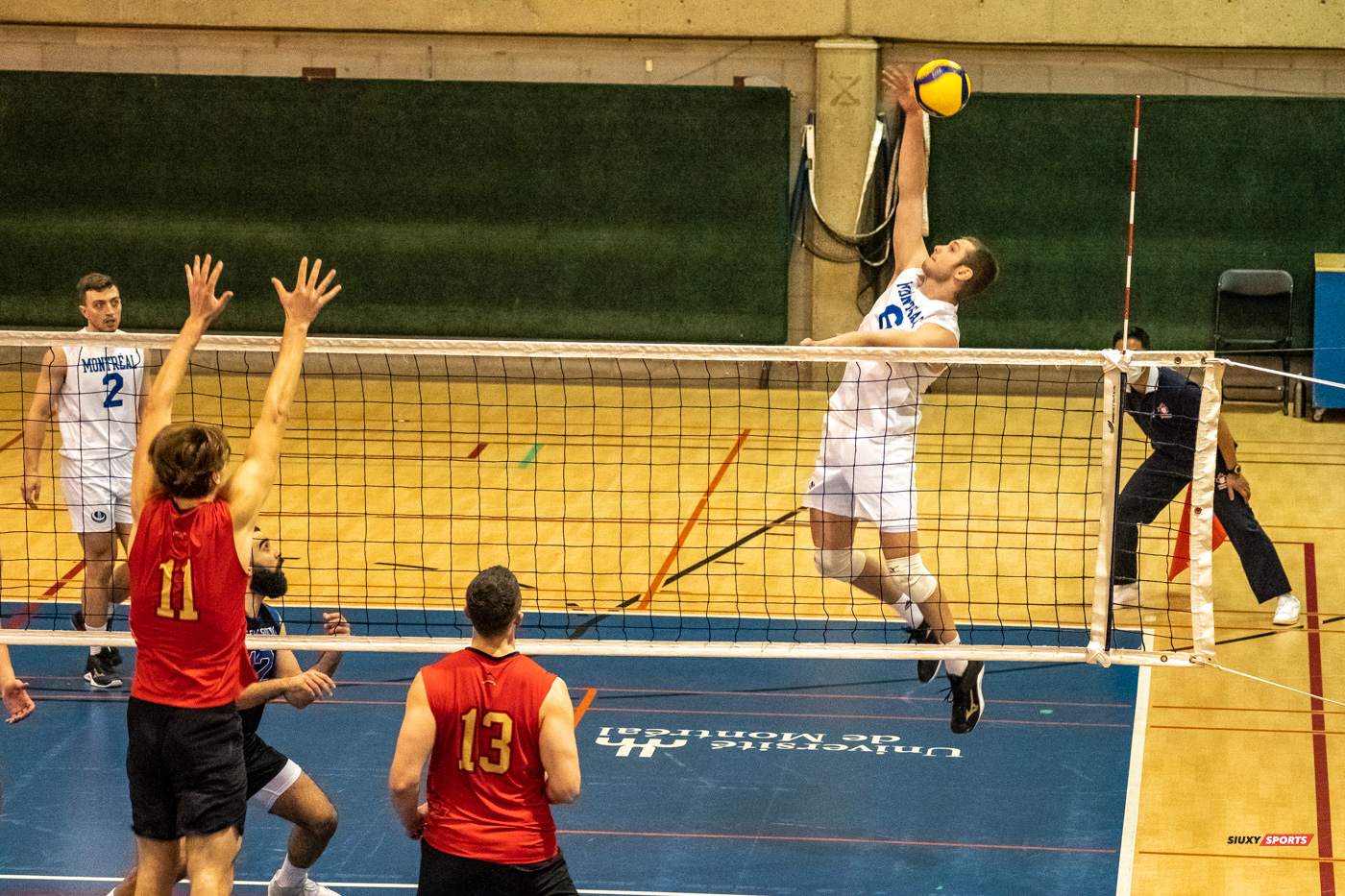  Université de Montréal - Université Laval - Volleyball - Université de Montréal (3) vs Université Laval (2) (#CarabinsVsRgeOr2022VolleyM) Photo by:  | Siuxy Sports 2022-03-05