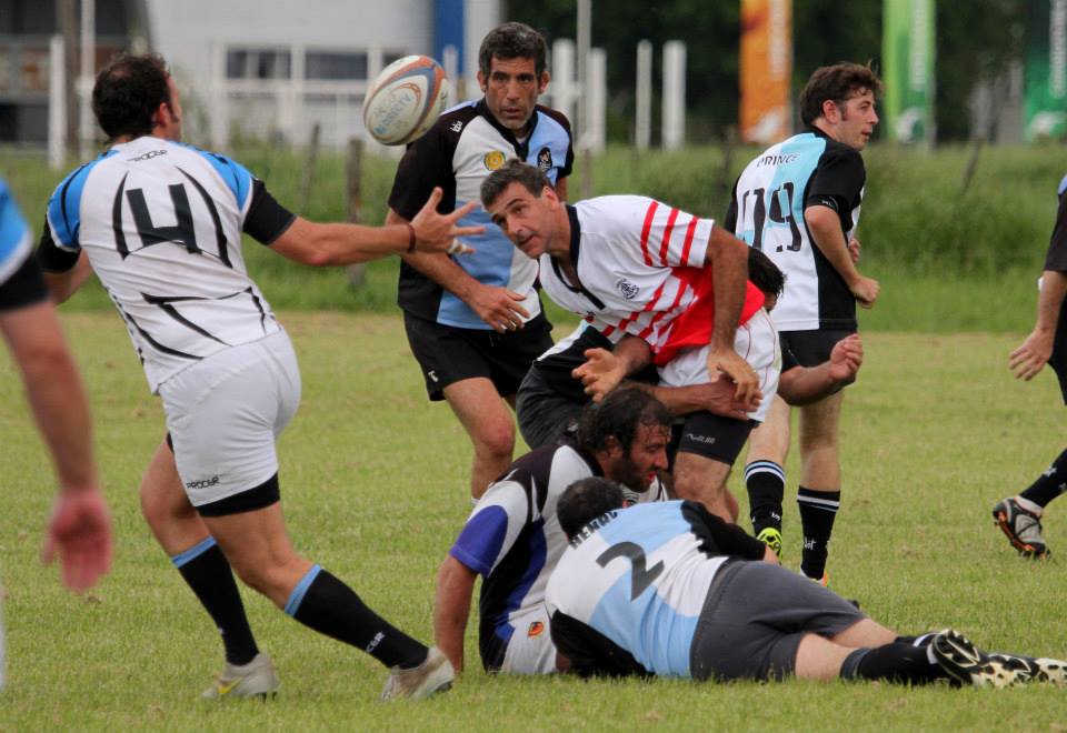  Cambalache XV - Centro Naval - RugbyV - Cambalache XV vs RON XV (Centro Naval) - Primer Enc. Veteranos en Areco con Vaquillona c/Cuero 2014 (#CambalacheXVvsRONXV2014) Photo by: Luis Robredo | Siuxy Sports 2014-10-18