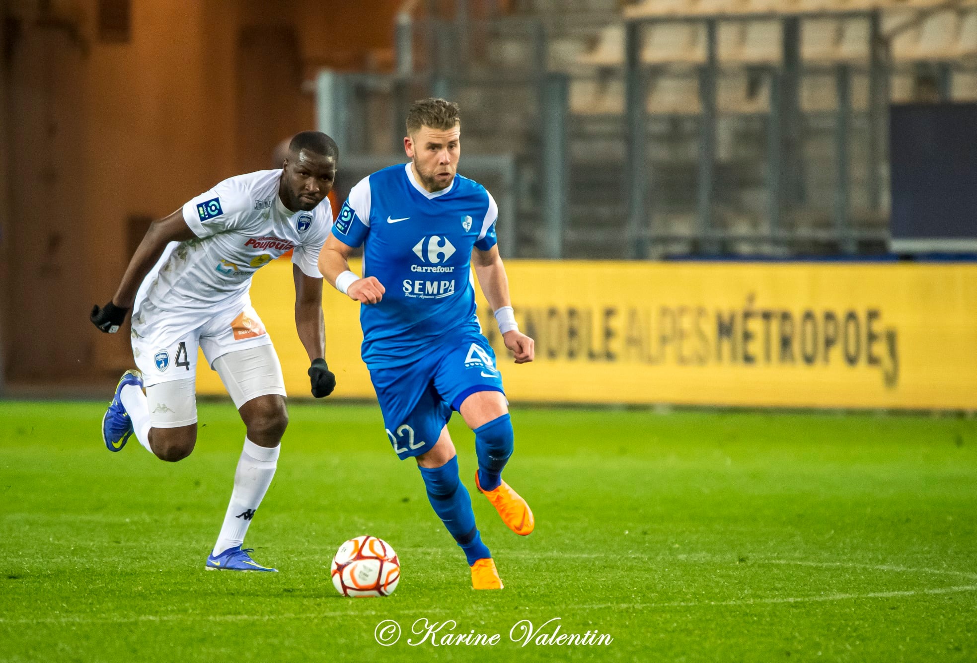 Yoric RAVET -  Grenoble Foot 38 - Chamois Niortais FC - Soccer - Grenoble Foot 38 vs Chamois Niortais FC (#GF38vsNiort) Photo by: Karine Valentin | Siuxy Sports 2022-02-15
