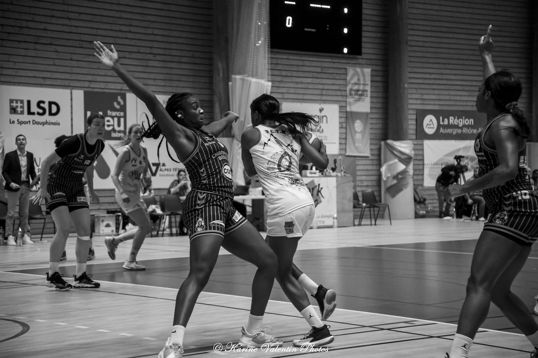 Anna Sara NGO NDJOCK -  BC Tronche Meylan - Champagne Basket - Basketball - BCTM (73) vs (65) Reims - Basketball Fém. (#FFBB22BCTMREIMSa) Photo by: Karine Valentin | Siuxy Sports 2022-04-02