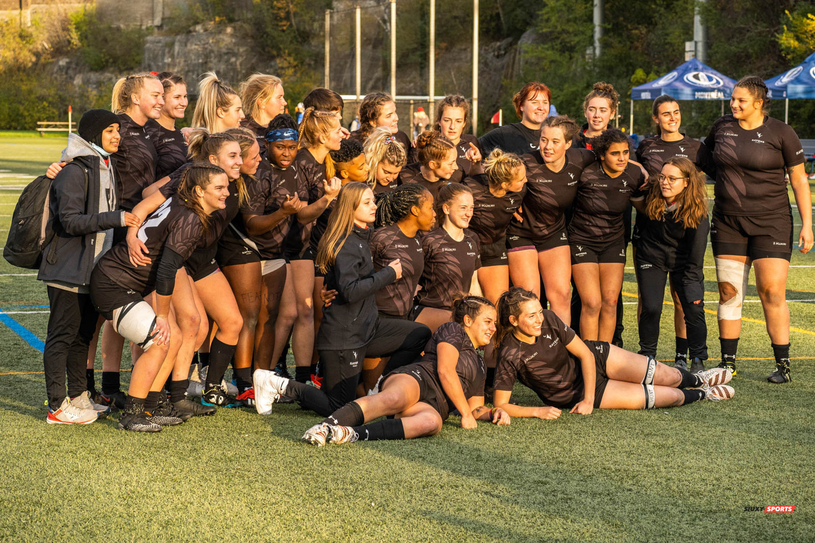 Valerie BABIY - Eryn BONNEY-BROOKMAN - Anastasia BOURKA - Gabriella COTE-WAWRYSZYN - Kaitlyn COX - Madison CUNHA - Sierra DE VRIES - Deleshia DIXON - Roberta DRUMMOND - Charlotte ELLIOTT - Claire FILE - Mariah MACLEOD - Eliza MOORE - Fatima RAMADAN - Taylor REID - Malak SAIF EL NASR - Savannah SKETCHLEY - Jayden SPENCE - Mckenna TAYLOR - Asia TOMLINSON - Lauryn WALKER - Ember WARREN -  Université Carleton -  - Rugby -  (#3UdeMvsCarletonF) Photo by:  | Siuxy Sports 2021-11-07