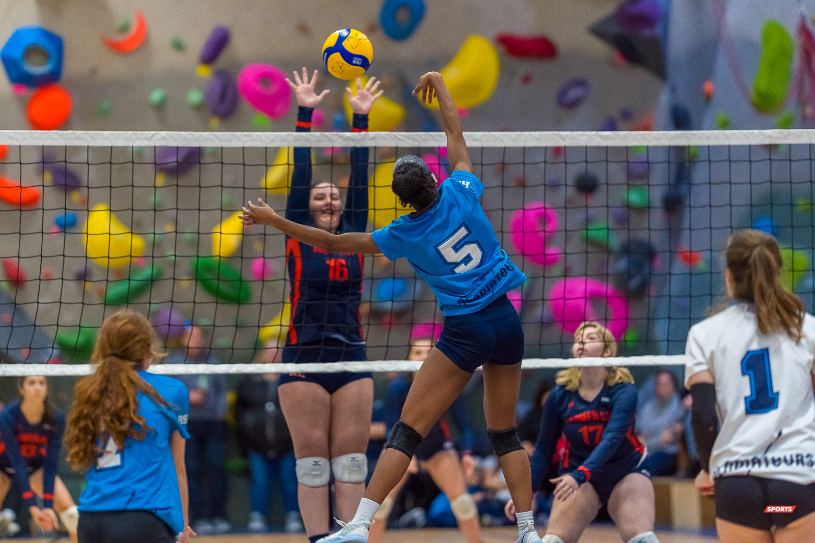  Cégep André Laurendeau - Cégep Gérald-Godin - Volleyball - RSEQ - Volleyball C F D2 Sud-Ouest - Tournoi 4 - Sect F - André Laurendeau (2) vs (1) Gérald Godin (#RSEQVolleyALvsGG2022) Photo by: Dan Taylor-Morin | Siuxy Sports 2022-11-27