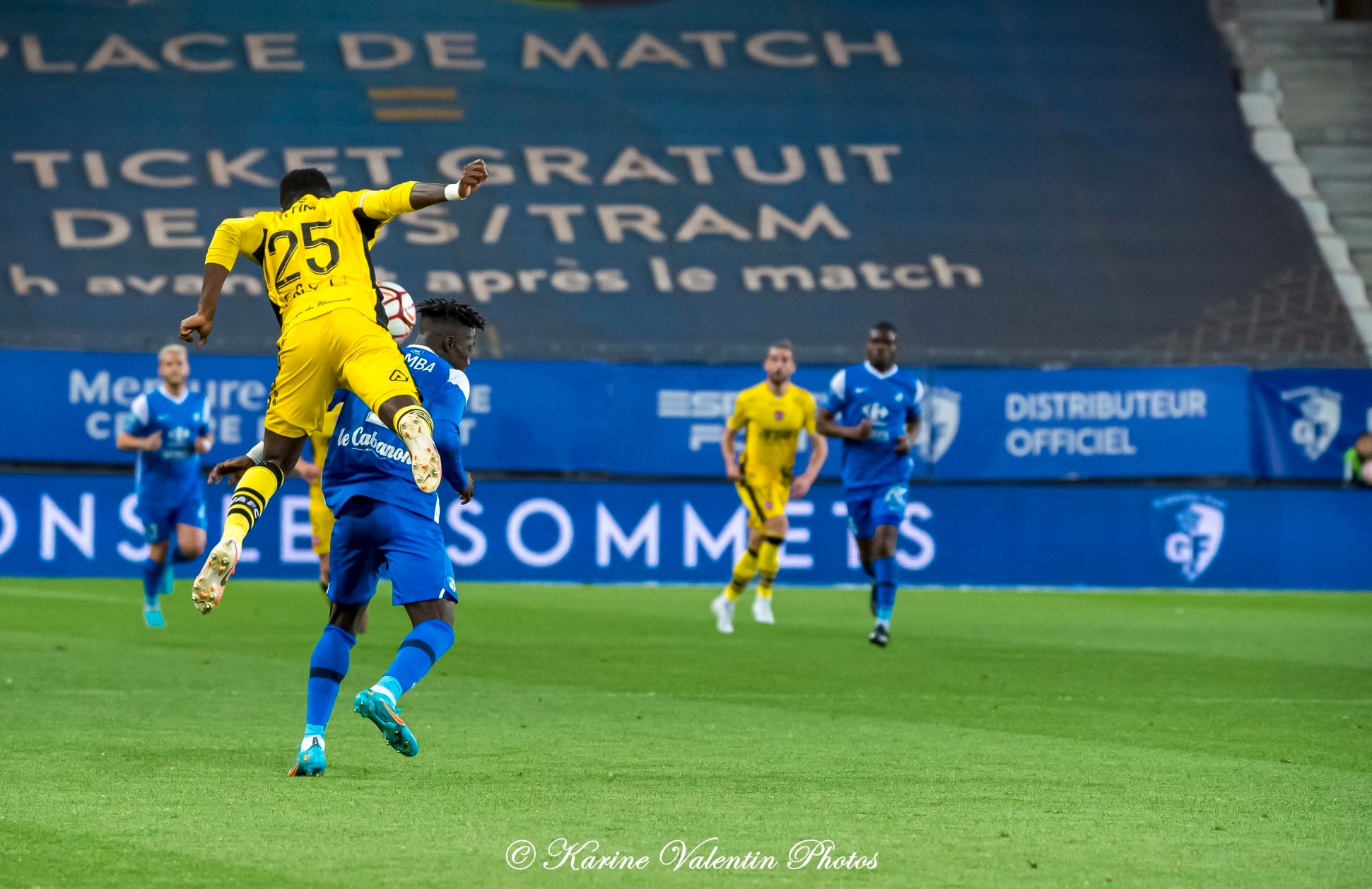  Grenoble Foot 38 - Valenciennes FC - Soccer - Grenoble (3) vs (0) Valenciennes (#GF38vsValenciennes2022) Photo by: Karine Valentin | Siuxy Sports 2022-04-19