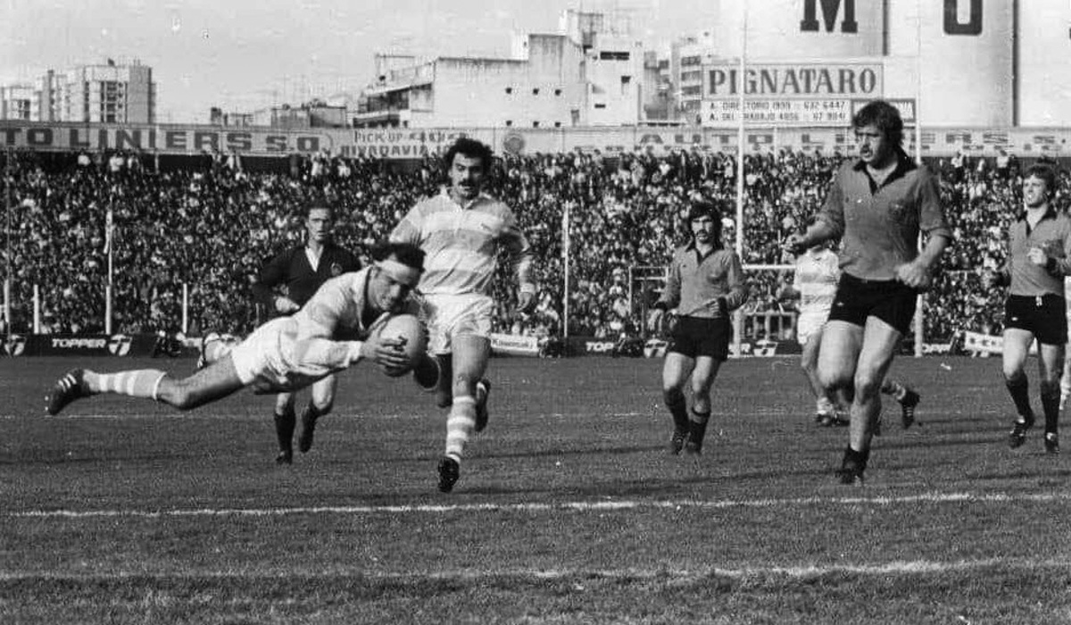 Hector SILVA -   -  - Rugby - El retiro de Pochola, en Ferro contra el resto del mundo. () Photo by:  | Siuxy Sports 1980-08-30