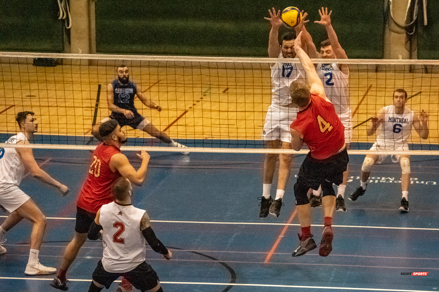 Julien BOILEAU - Yassine KASSIS - Max LOSIER - Nidhal RIDENE -  Université de Montréal - Université Laval - Volleyball - Université de Montréal (3) vs Université Laval (2) (#CarabinsVsRgeOr2022VolleyM) Photo by:  | Siuxy Sports 2022-03-05