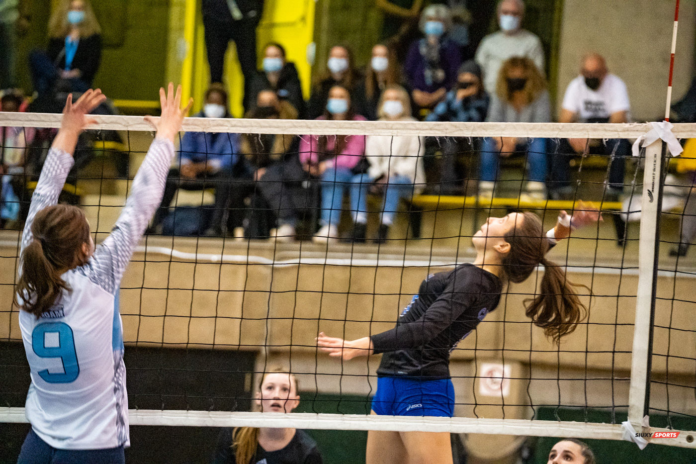 Olympe DESMEDT - Karine OUELLETTE -  Université de Montréal - Université du Québec à Montréal - Volleyball - Université de Montréal vs Université du Québec à Montréal - Volleyball Fém (#CrbnsVsCtdns2022VollF) Photo by:  | Siuxy Sports 2022-02-26
